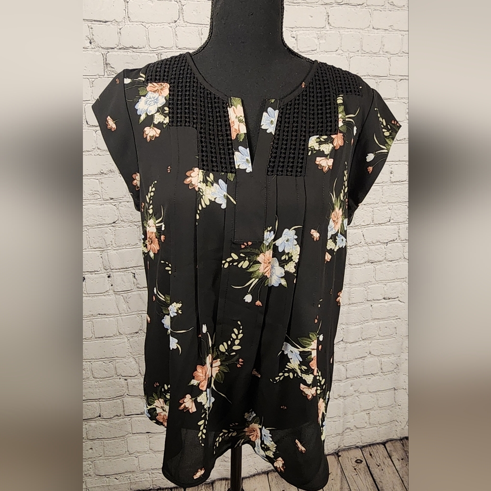 Daniel Rainn Estefany Lace Detail Split Neck Blouse NWT